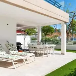 Vivi Homes - Ricos * אסטפונה